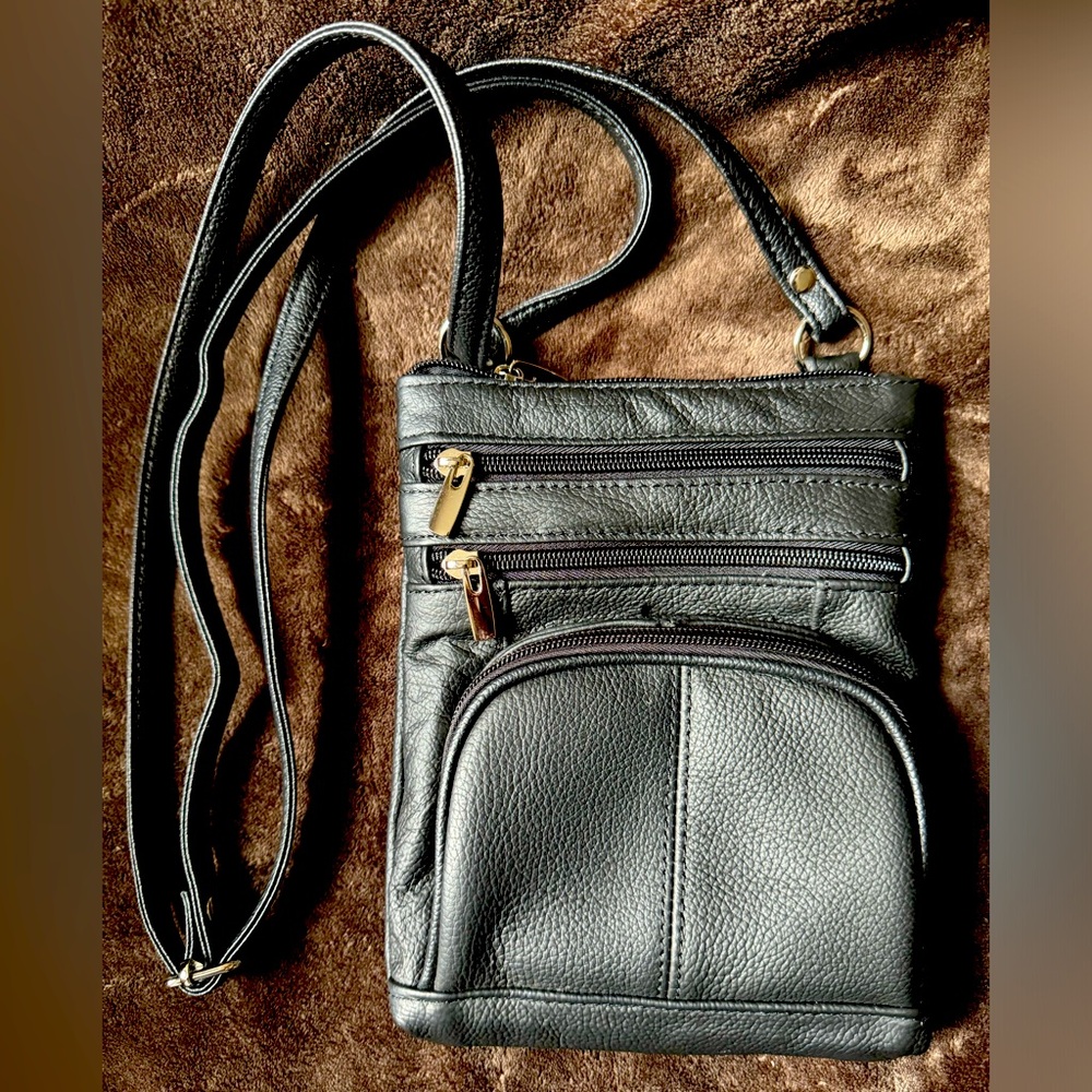 NWOT Black Leather Crossbody Adjust Travel Bag Women Purse Strap Shoulder Zip